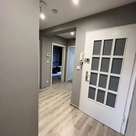 10h 75qm Wi-fi Free Parking アパート