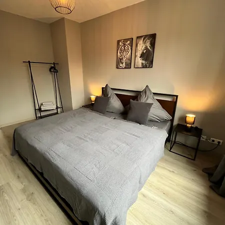 10h 75qm Wi-fi Free Parking *