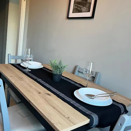 10h 75qm Wi-fi Free Parking Apartment *