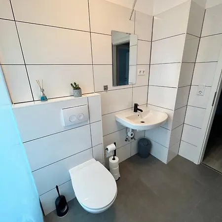 10h 75qm Wi-fi Free Parking Apartamento