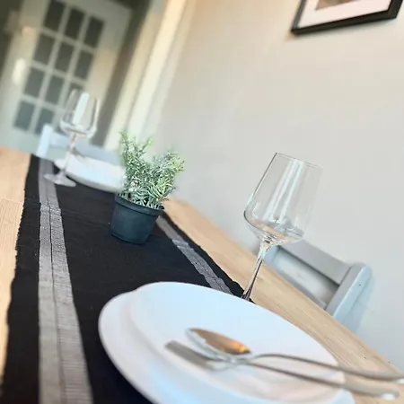 10h 75qm Wi-fi Free Parking *