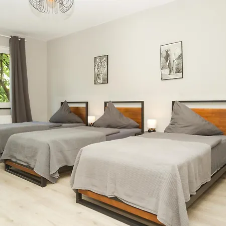 10h 75qm Wi-fi Free Parking Lejlighed
